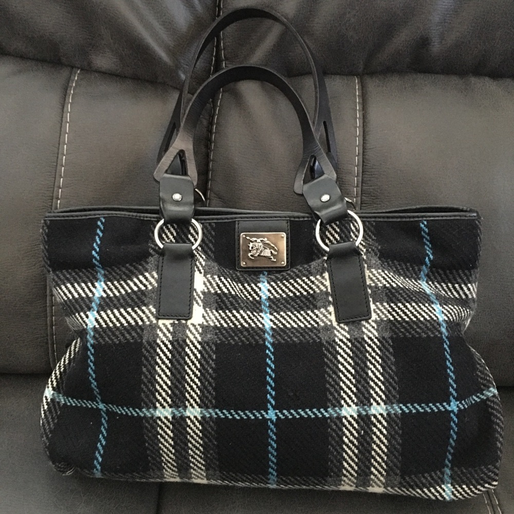 Gorgeous Burberry London Wool And Leather Plaid Shoulder Handbag